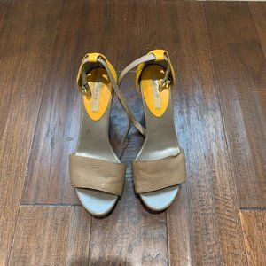 "Vikki" Banana Republic wedge sandal; sz 8